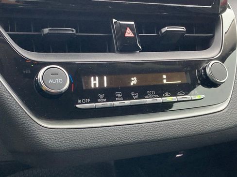 Used 2025 Toyota Corolla LE image 23