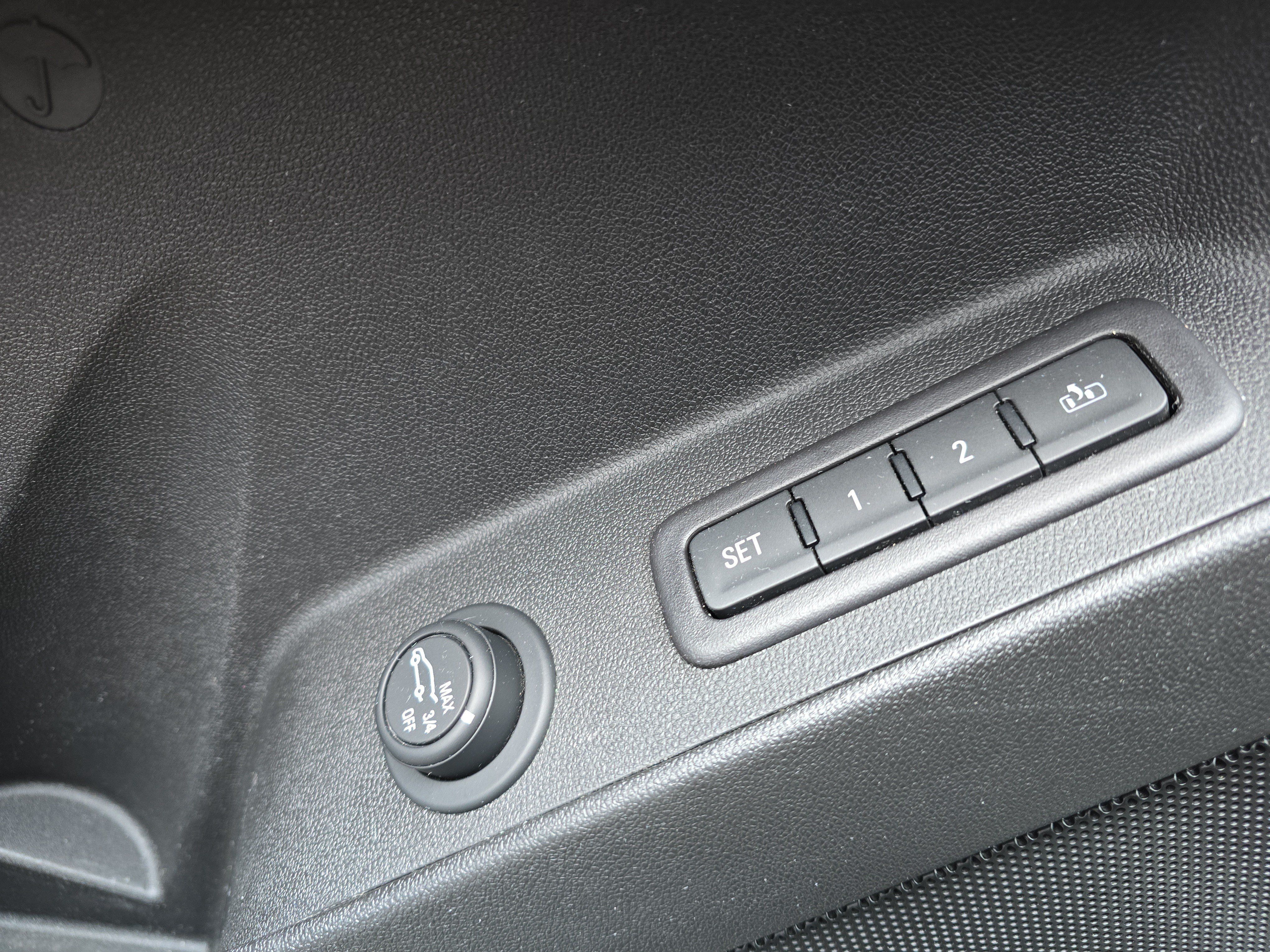 Used 2019 Chevrolet Equinox Premier AWD/4WD image 12