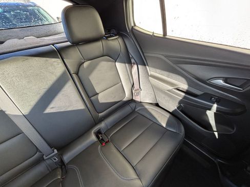 Used 2025 Buick Envista Sport Touring image 37