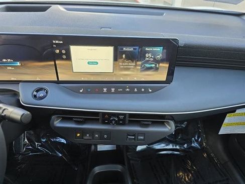 New 2026 Nissan Leaf Platinum+ image 19