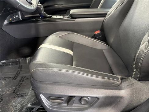 Used 2025 Toyota Camry SE image 12