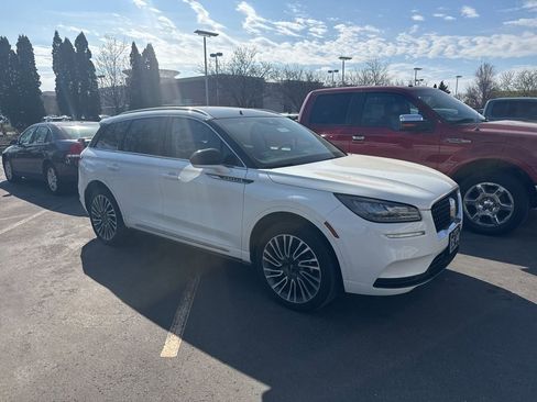 Used 2022 Lincoln Corsair AWD w/ Premium Package image 2