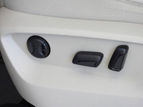 Used 2023 Volkswagen Atlas SE w/ Technology Package w/ Panoramic Sunroof Package image 54