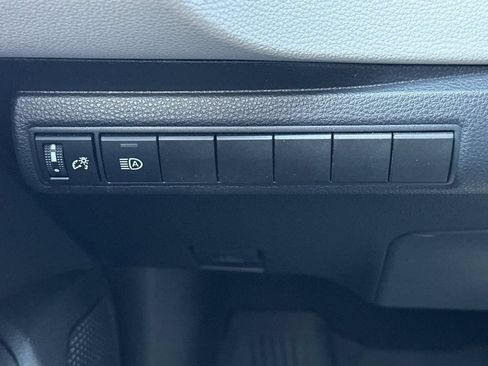 Used 2020 Toyota Corolla LE FWD image 28