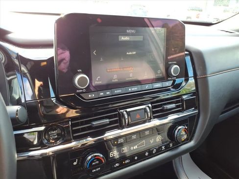 Used 2025 Nissan Pathfinder Rock Creek AWD/4WD image 17