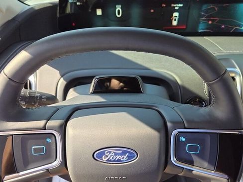 New 2025 Ford Expedition Platinum w/ Driver's Package image 25