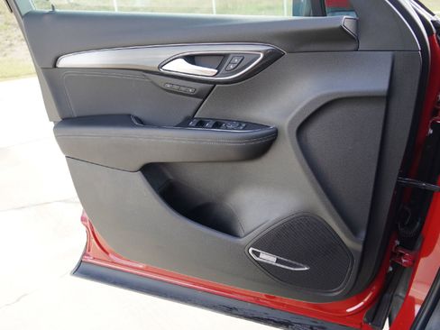 Used 2025 Buick Envision Preferred image 23