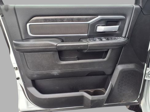 Used 2024 RAM 2500 Big Horn AWD/4WD image 18