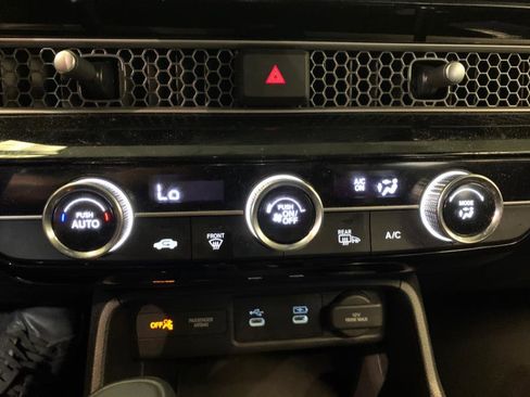 Used 2025 Honda Civic Sport image 27