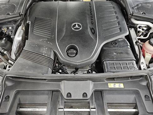 Used 2022 Mercedes-Benz S 500 4MATIC w/ AMG Line Package image 17