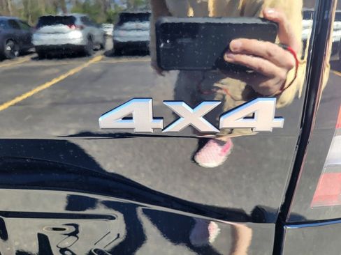 New 2025 Nissan Frontier SV w/ SV Convenience Package image 4