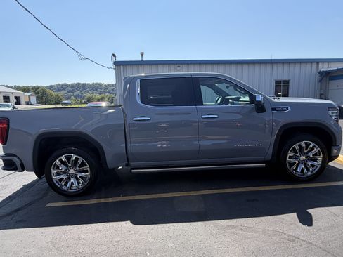 Used 2024 GMC Sierra 1500 Denali w/ Denali Reserve Package AWD/4WD image 8