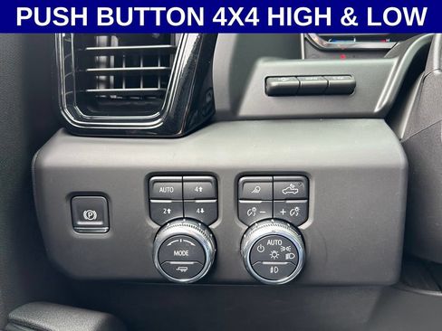 Used 2025 GMC Sierra 1500 AT4 w/ AT4 Premium Package AWD/4WD image 20