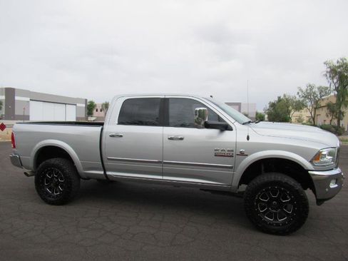 Used 2016 RAM 2500 Laramie image 5
