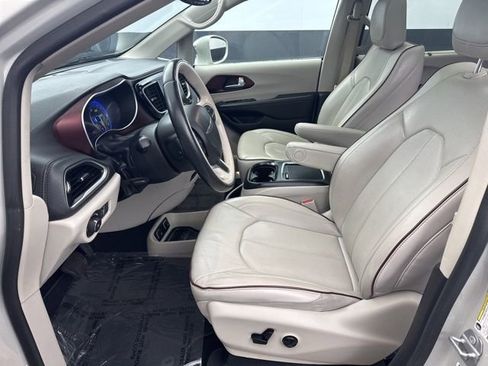 Used 2020 Chrysler Pacifica Limited w/ Advanced Safetytec Group image 15