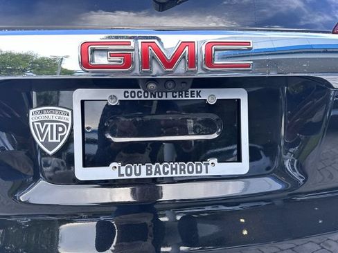 Used 2023 GMC Acadia Denali w/ Black Diamond Edition FWD image 13