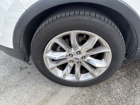 Used 2012 Ford Explorer XLT image 8