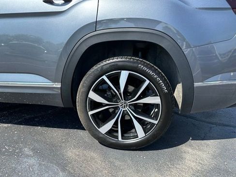 Certified 2024 Volkswagen Atlas SEL Premium R-Line image 9