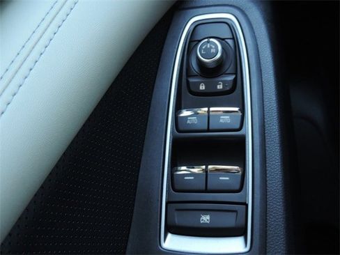 Used 2022 Subaru Ascent Limited w/ Technology Package image 25