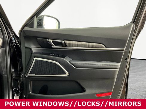 Used 2024 Kia Telluride EX w/ EX Captain's Chair Package FWD image 28
