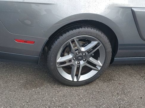 Used 2010 Ford Mustang Shelby GT500 RWD image 5