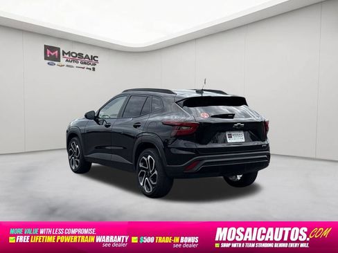 Used 2025 Chevrolet Trax RS FWD image 5