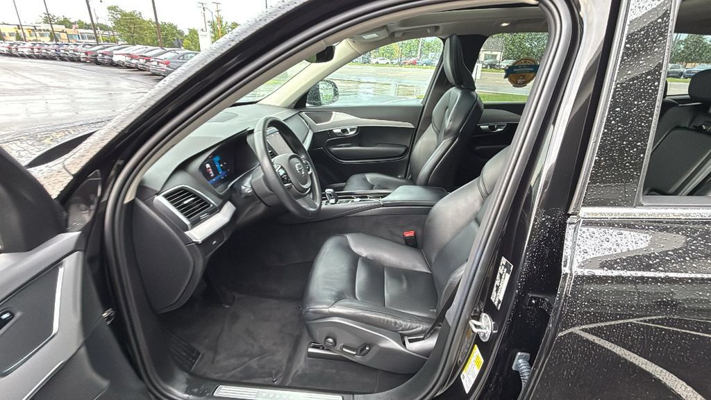 Certified 2024 Volvo XC90 B5 Core w/ Climate Package AWD/4WD image 25