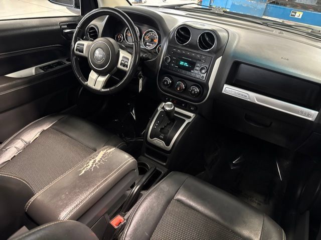 Used 2016 Jeep Compass Latitude w/ Sun/Sound Group AWD/4WD image 14
