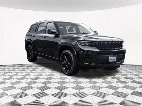 Used 2023 Jeep Grand Cherokee L Laredo AWD/4WD image 16