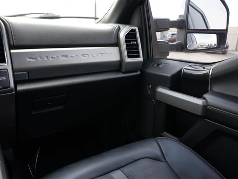 Used 2022 Ford F250 Platinum image 8