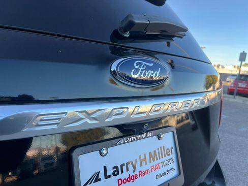 Used 2016 Ford Explorer Platinum image 24