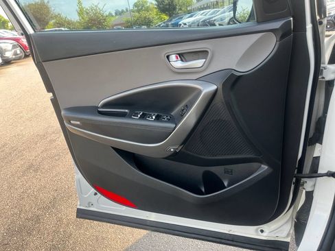 Used 2018 Hyundai Santa Fe SE FWD image 10