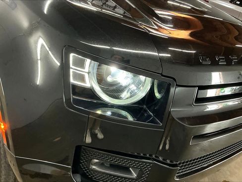 Used 2023 Land Rover Defender 130 X-Dynamic SE image 31