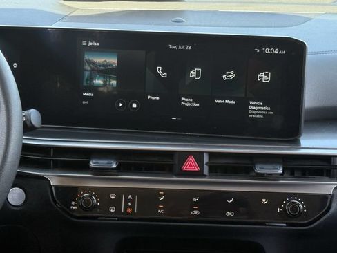 Used 2025 Kia Sorento LX FWD image 16