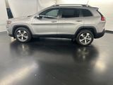 Used 2019 Jeep Cherokee Limited image 2