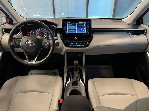 Used 2022 Toyota Corolla Cross LE FWD image 9