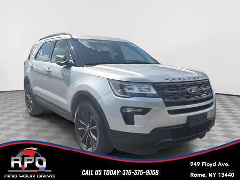 Used 2019 Ford Explorer XLT w/ Equipment Group 202A AWD/4WD image 4