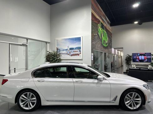 Used 2017 BMW 750i xDrive AWD/4WD image 23