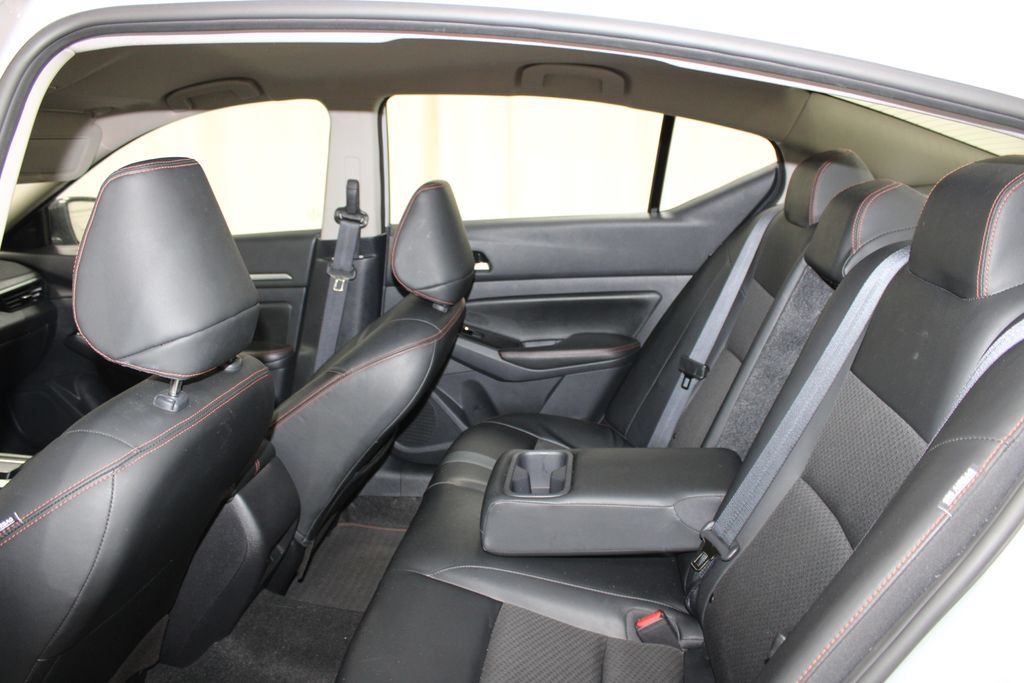 Used 2024 Nissan Altima 2.5 SR FWD image 19