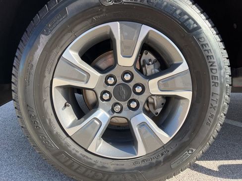 Used 2015 Chevrolet Colorado Z71 image 11