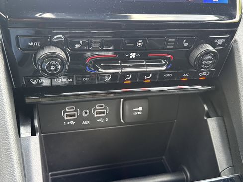 Used 2025 Jeep Grand Cherokee Limited w/ Black Appearance Package AWD/4WD image 21