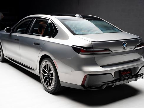 Used 2023 BMW 740i RWD image 23
