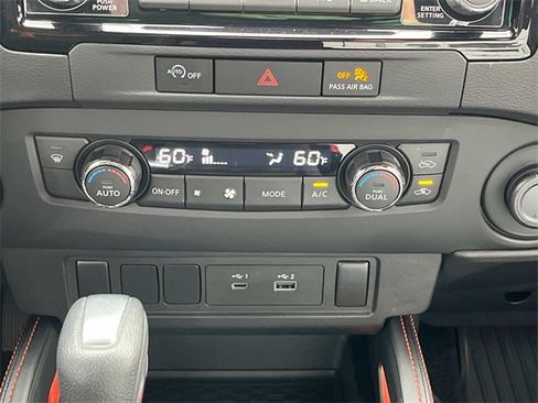Used 2024 Nissan Frontier PRO-4X w/ Off-Road Protection Package image 17