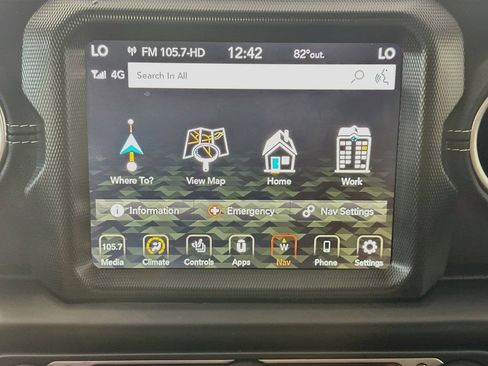 Used 2022 Jeep Wrangler Unlimited Sahara w/ Cold Weather Group AWD/4WD image 19