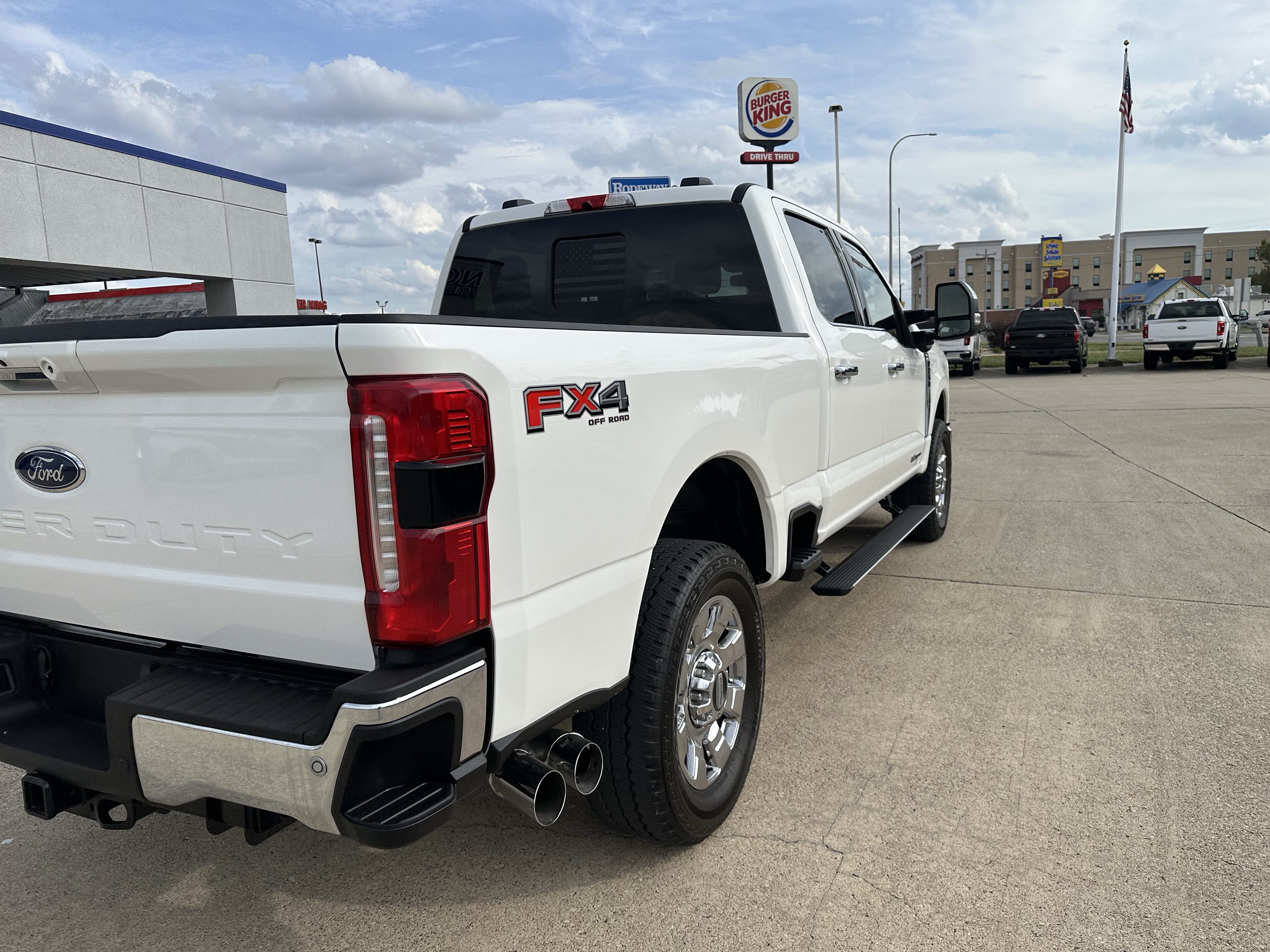 Used 2024 Ford F250 Lariat w/ Lariat Ultimate Package AWD/4WD image 8