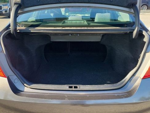 Used 2017 Toyota Camry LE FWD image 8