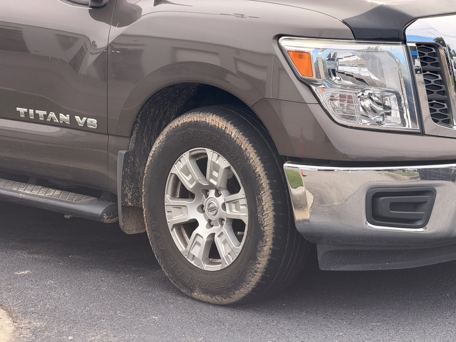 Used 2018 Nissan Titan SV RWD image 3