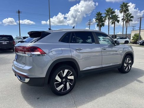 Used 2024 Volkswagen Atlas Cross Sport SE AWD/4WD image 5