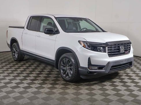Used 2023 Honda Ridgeline Sport image 2