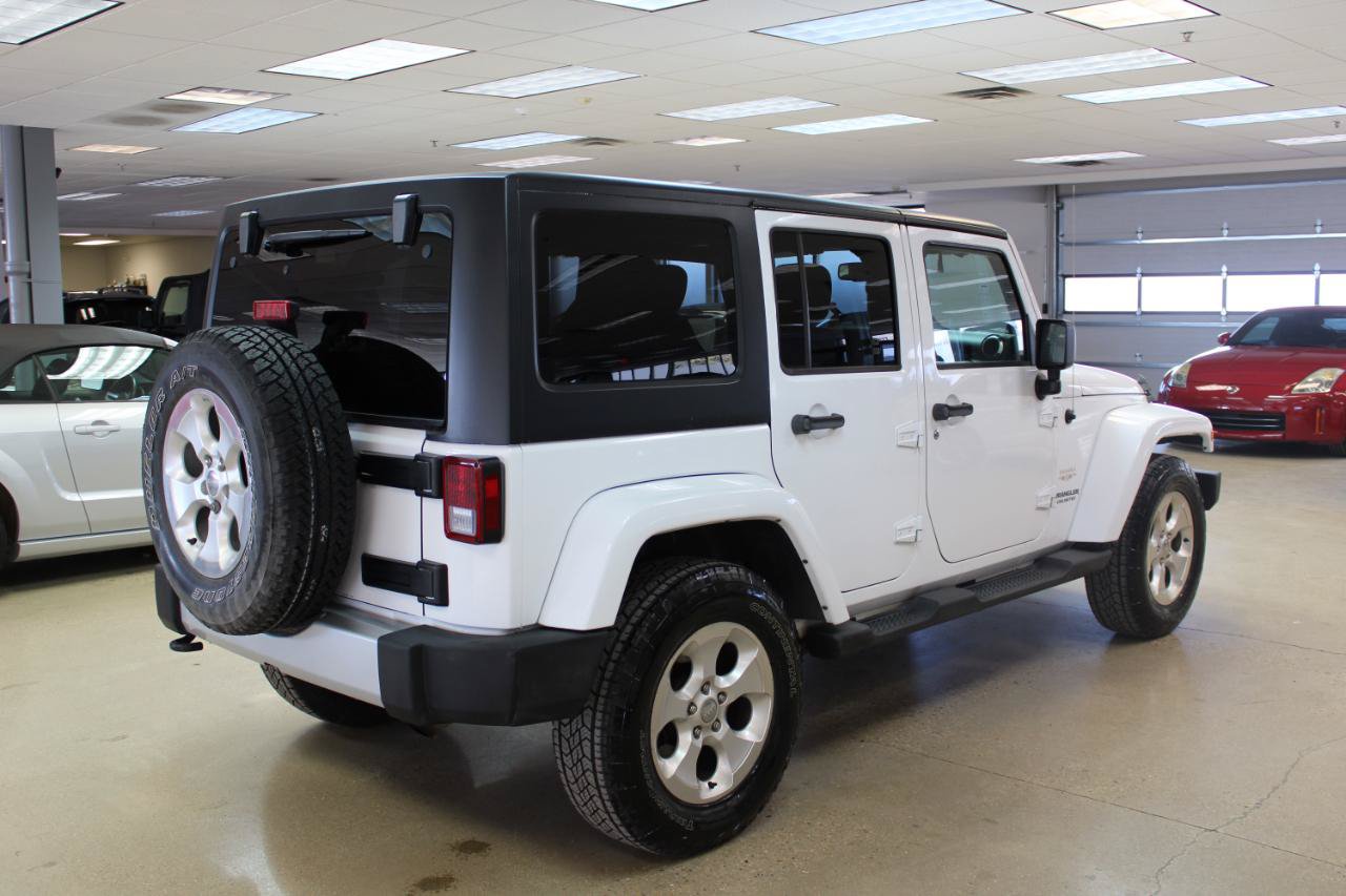 Used 2013 Jeep Wrangler Unlimited Sahara w/ Connectivity Group AWD/4WD image 5